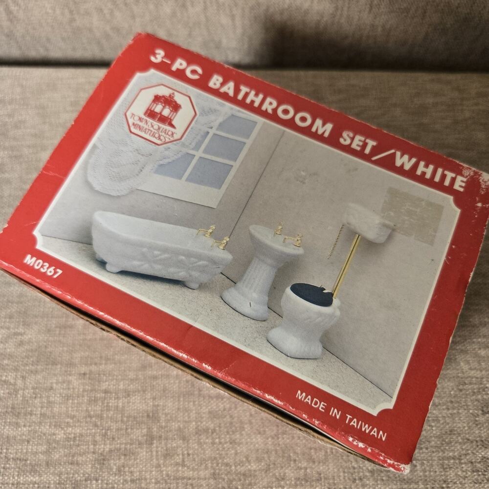 Vintage Town Square Miniatures Dollhouse Porcelain Bathroom 3 Piece Set - Picture 2 of 9